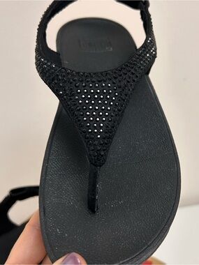 FitFlop Skylar toe thongs.